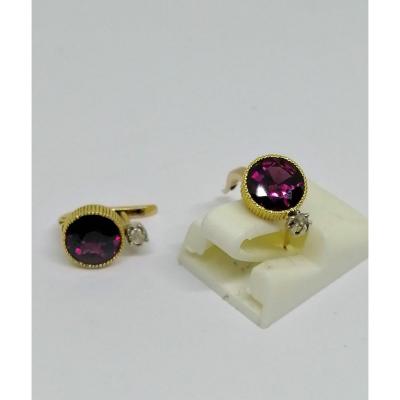Pair Of Earrings In Yellow Gold, And Superb Garnets.