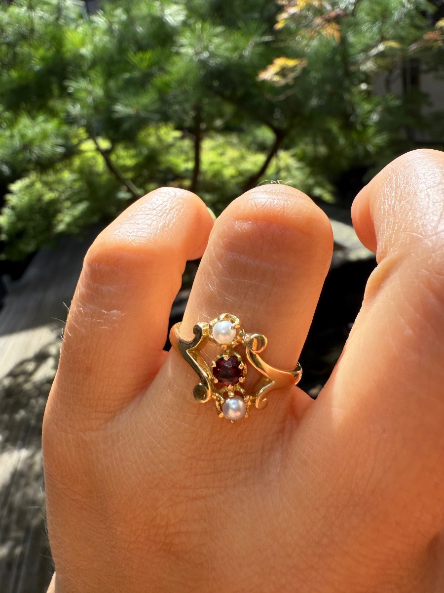 Ring In 18-carat Yellow Gold, Almandine Garnet And Fine Pearls.-photo-2
