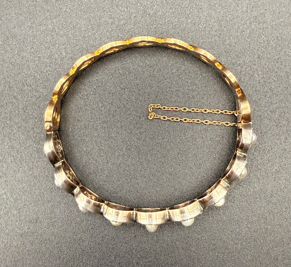 Bracelet jonc en or 18 carats (or jaune et or blanc), XIXᵉ siècle.-photo-5