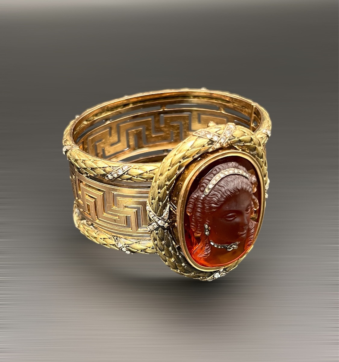 Bracelet transformable en broche – Époque Napoléon III – Or, citrine, diamants roses.-photo-2