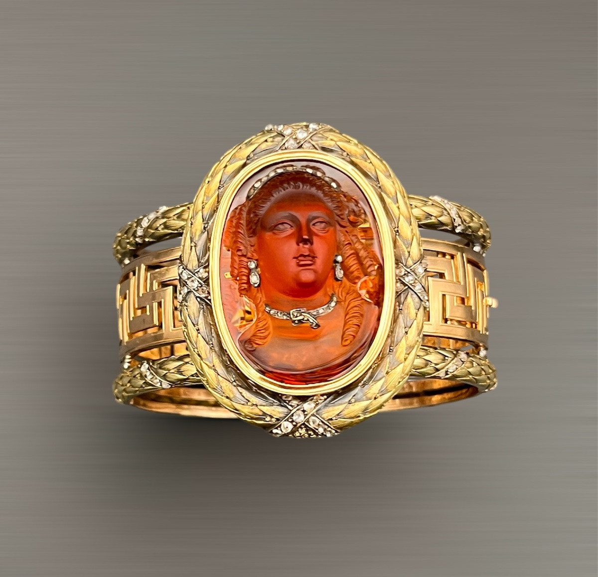 Bracelet transformable en broche – Époque Napoléon III – Or, citrine, diamants roses.-photo-1