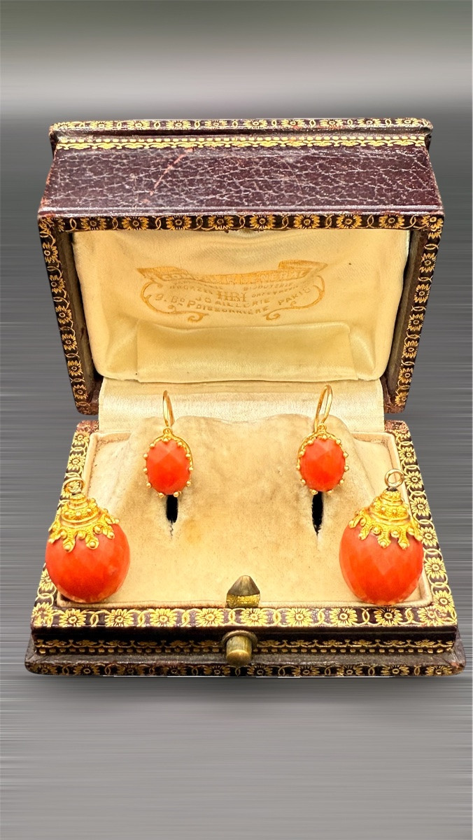 18-carat Gold And Faceted Coral Sleeper Earrings – 1840s Period.-photo-4