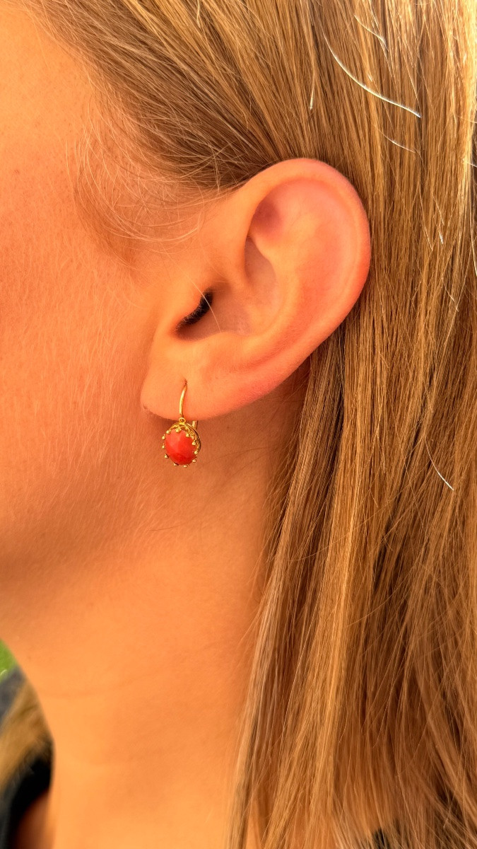 18-carat Gold And Faceted Coral Sleeper Earrings – 1840s Period.-photo-2