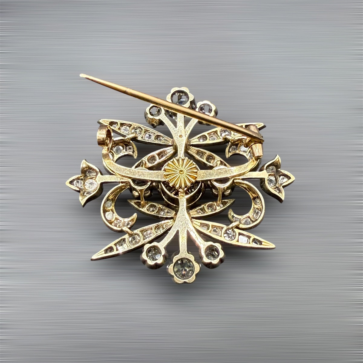 Broche florale en or 18 carats et diamants – Époque Napoléon III (XIXᵉ siècle).-photo-2