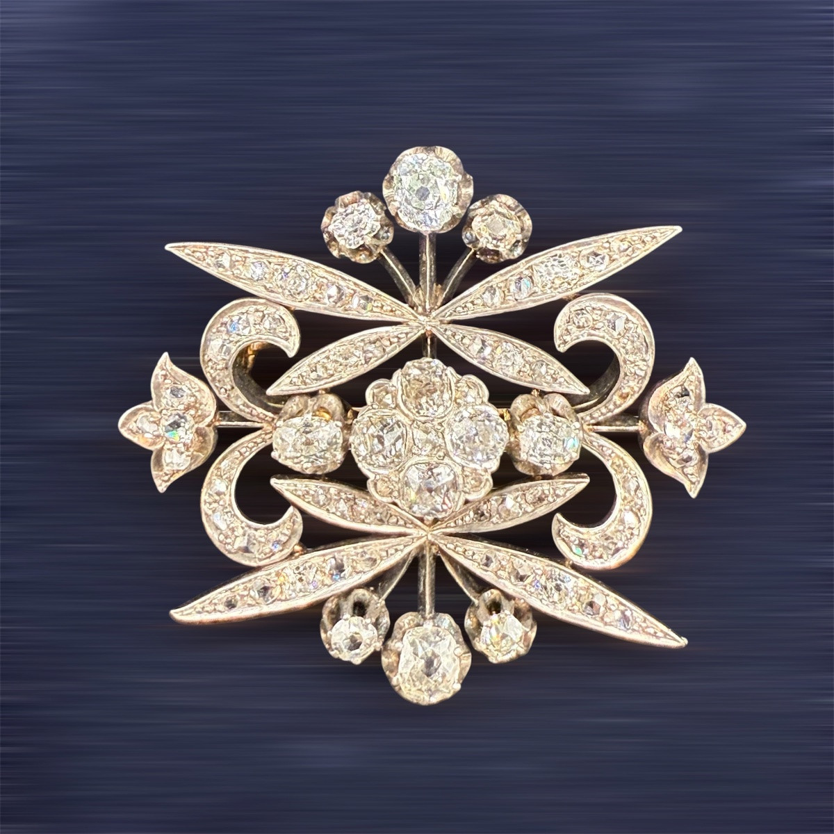 Broche florale en or 18 carats et diamants – Époque Napoléon III (XIXᵉ siècle).-photo-3