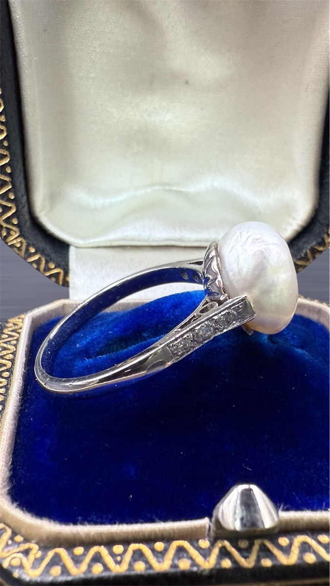 Bague Belle Époque en or gris et platine, sertie d'une perle fine.-photo-4