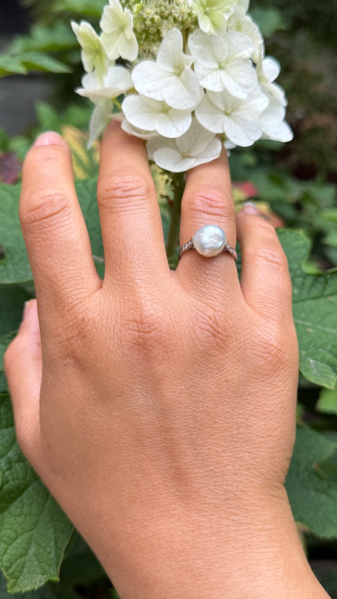Bague Belle Époque en or gris et platine, sertie d'une perle fine.-photo-2