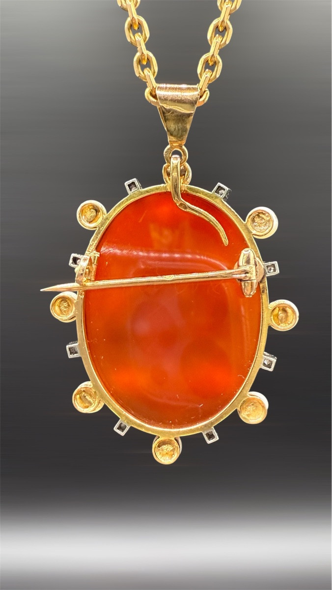 Camée en pierre dure – Monture or 18 carats, entourage perles.-photo-4