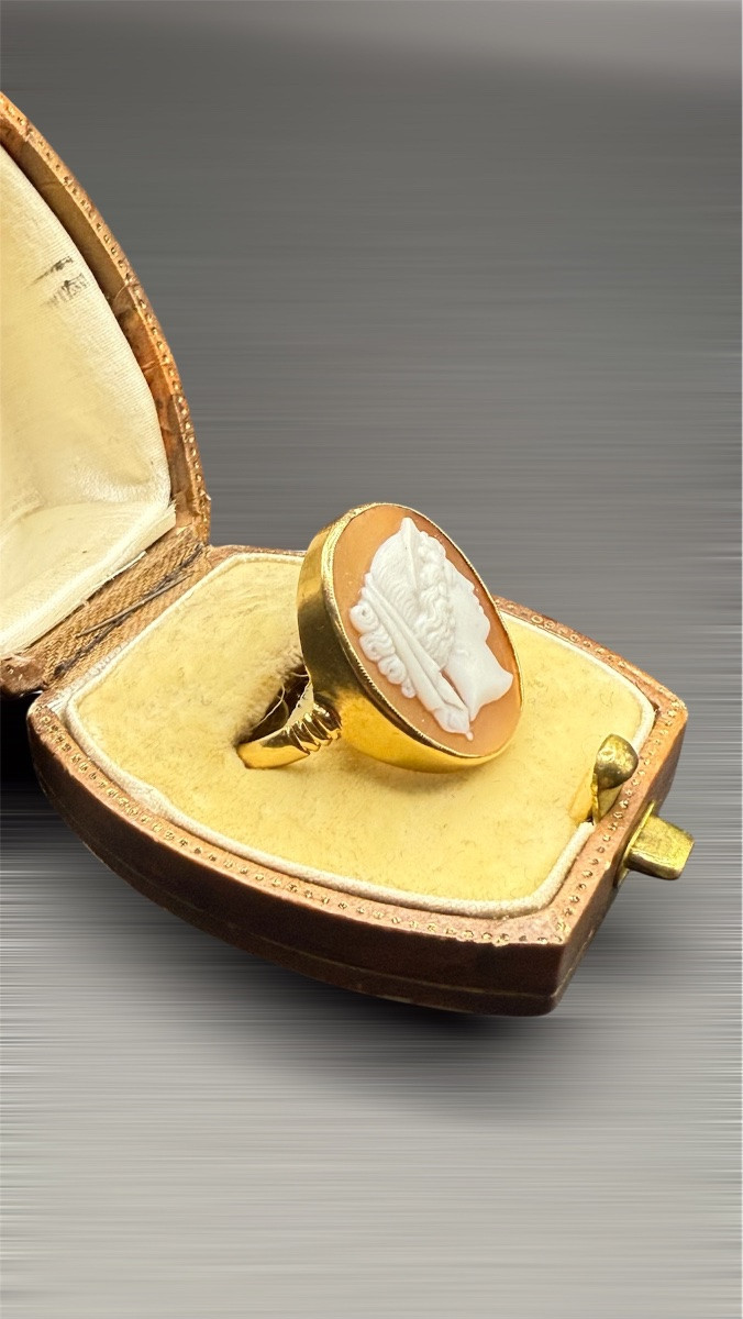 Bague ancienne camée coquille en or jaune 18 carats.-photo-3