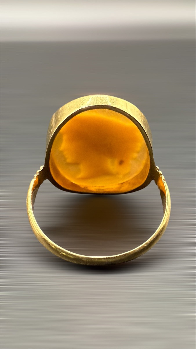 Bague ancienne camée coquille en or jaune 18 carats.-photo-4