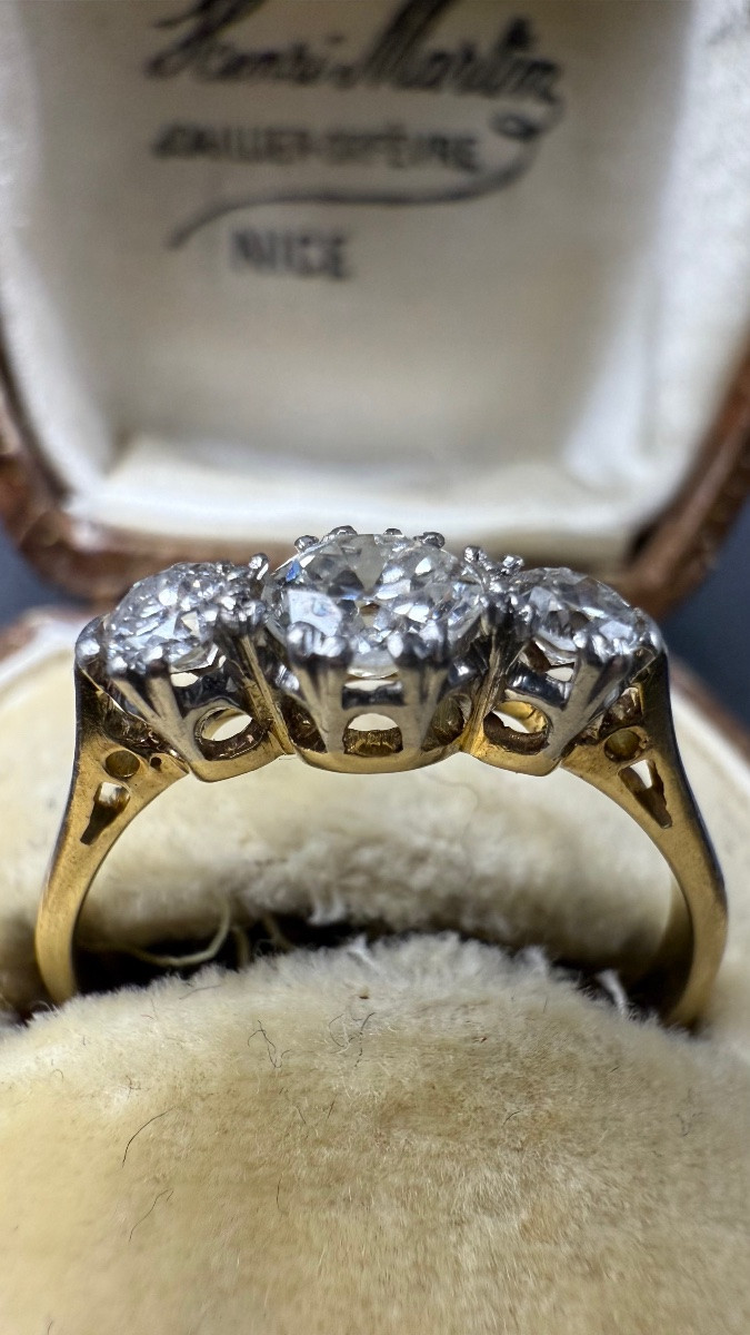 Bague trilogie en or et platine sertie de diamants.-photo-4