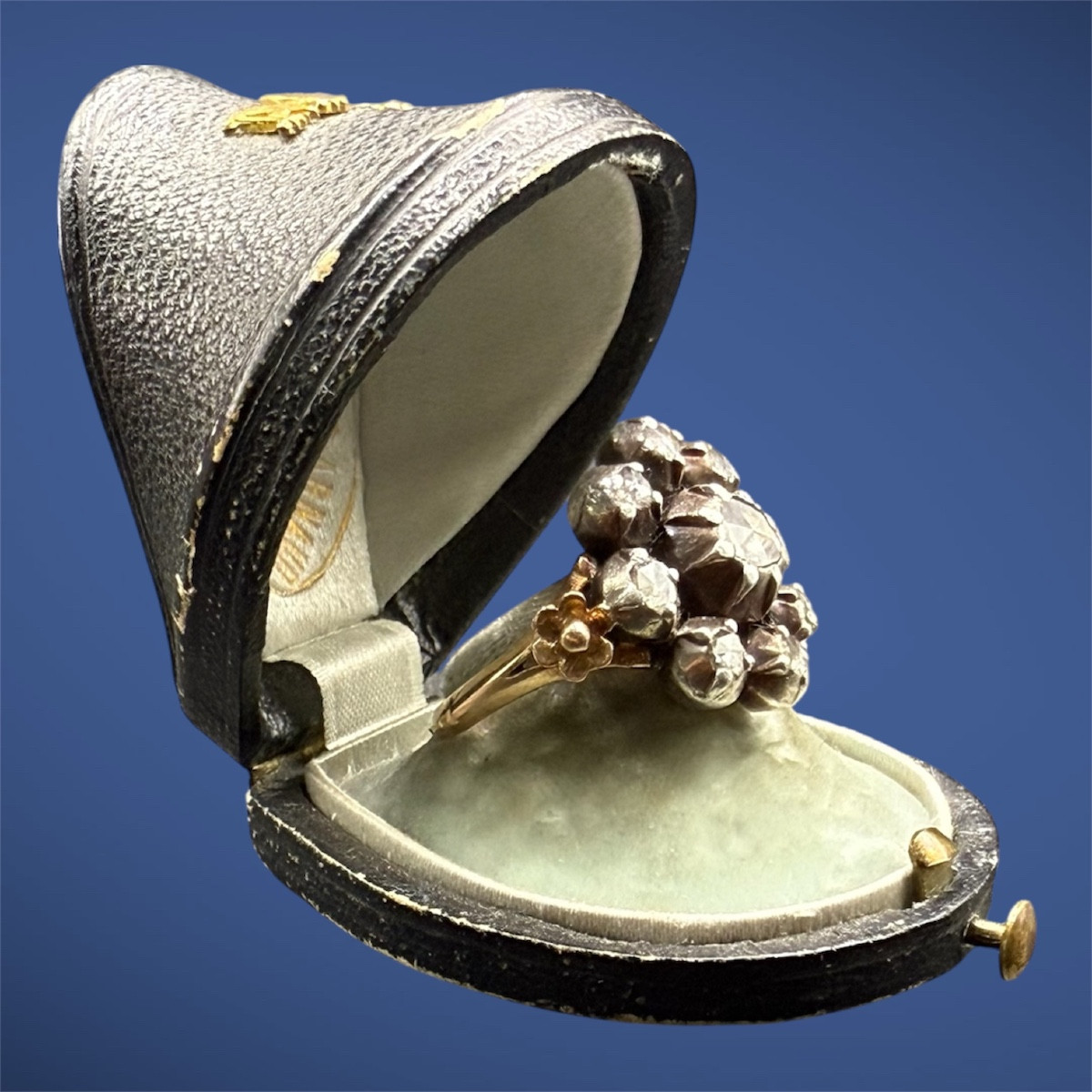 Bague ancienne fin XVIIIᵉ en or, argent et diamants sertis clos.-photo-2