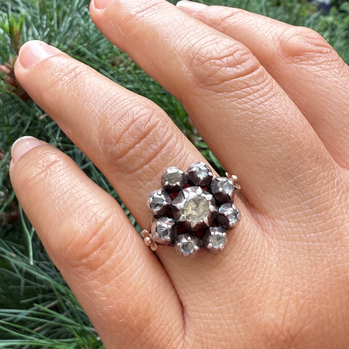 Bague ancienne fin XVIIIᵉ en or, argent et diamants sertis clos.-photo-1