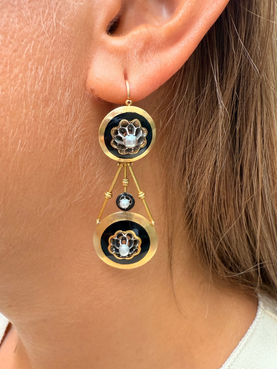Pair Of 18-carat (750 ‰) Yellow Gold Earrings, Period 1840-1860.-photo-1