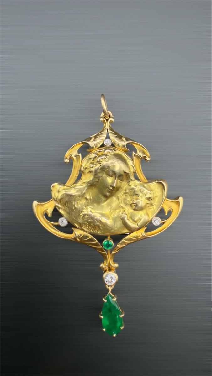 Pendentif Art Nouveau signé Becker – Or 18 carats, diamants et émeraudes.