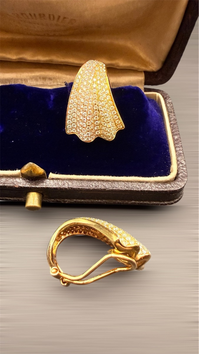 Paire de boucles d’oreilles à clip en or 18 carats et diamants-photo-2