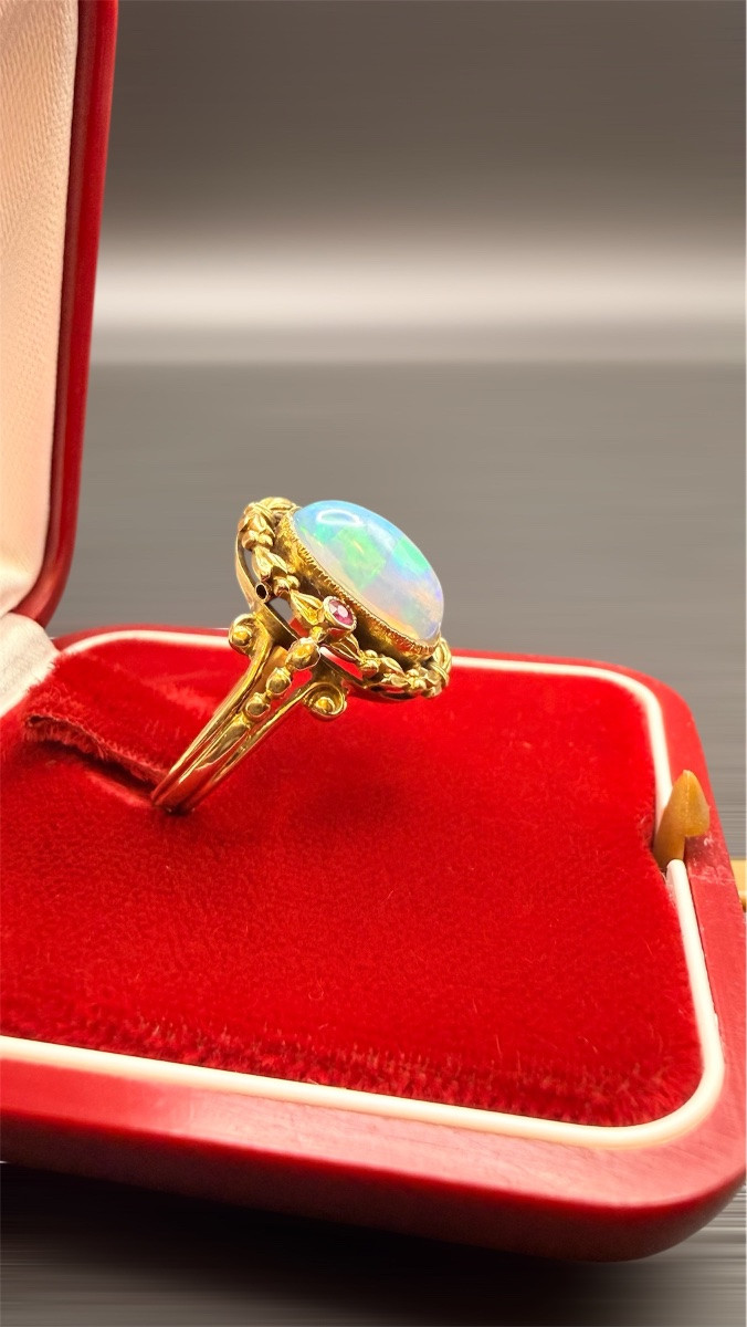 18-carat Gold Ring Set With A Cabochon Opal – Circa 1880-photo-2