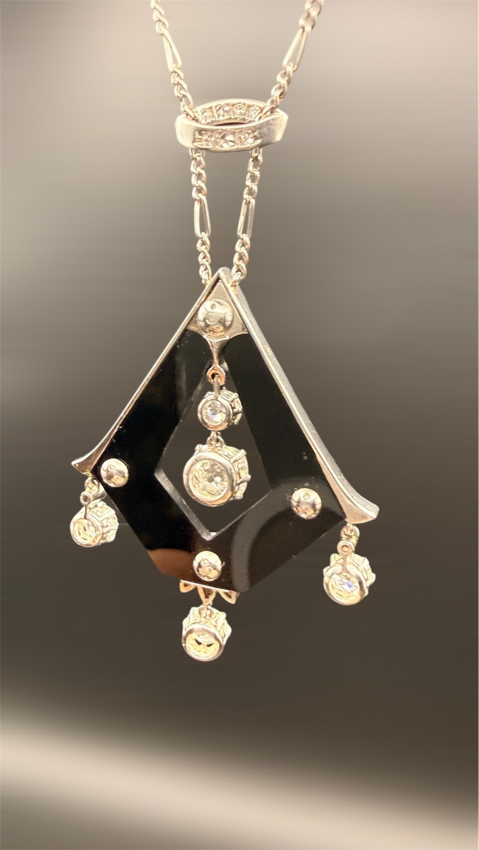Art Deco Necklace With Platinum, Onyx And Old-cut Diamond Pendant – Circa 1920. -photo-3