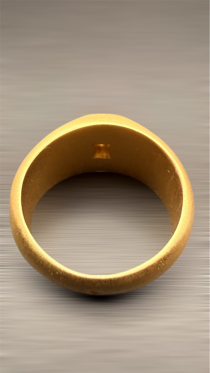 Bague chevalière en or jaune 18 carats Et diamant. -photo-4