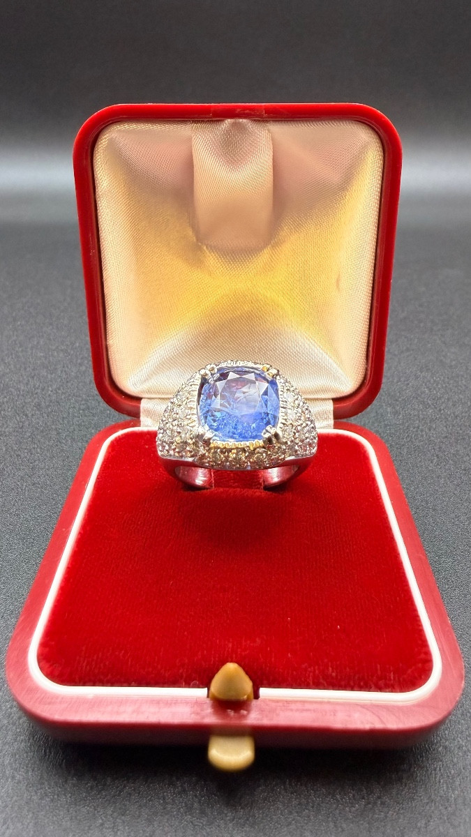 Bague vintage or gris 18K au saphir de Ceylan et roses de diamants – Années 60