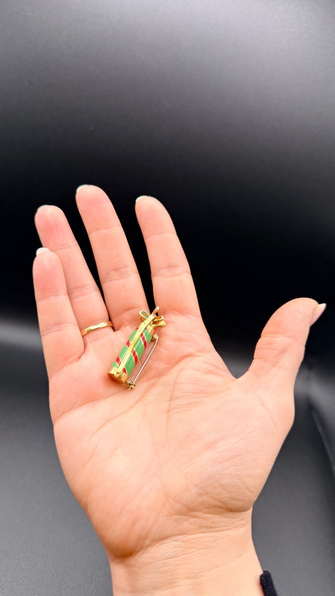 Broche Sac de golf en or jaune 18 carats – Boucheron. -photo-2