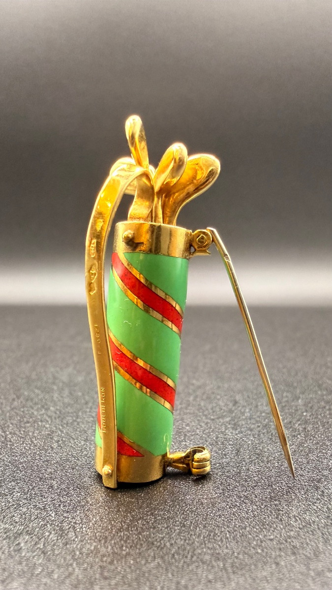 Broche Sac de golf en or jaune 18 carats – Boucheron. -photo-3