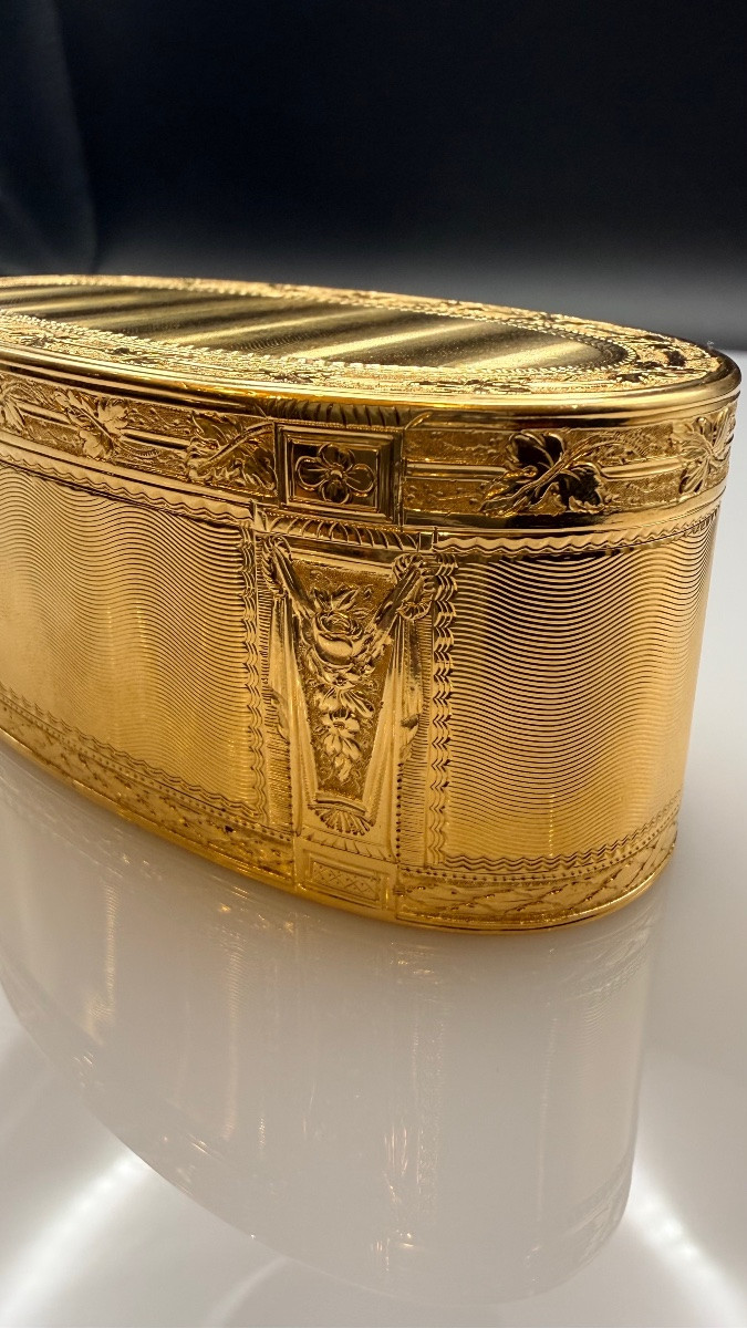 Oval Box In 18-carat Gold, Paris 1767 – Louis XVI Period.-photo-4