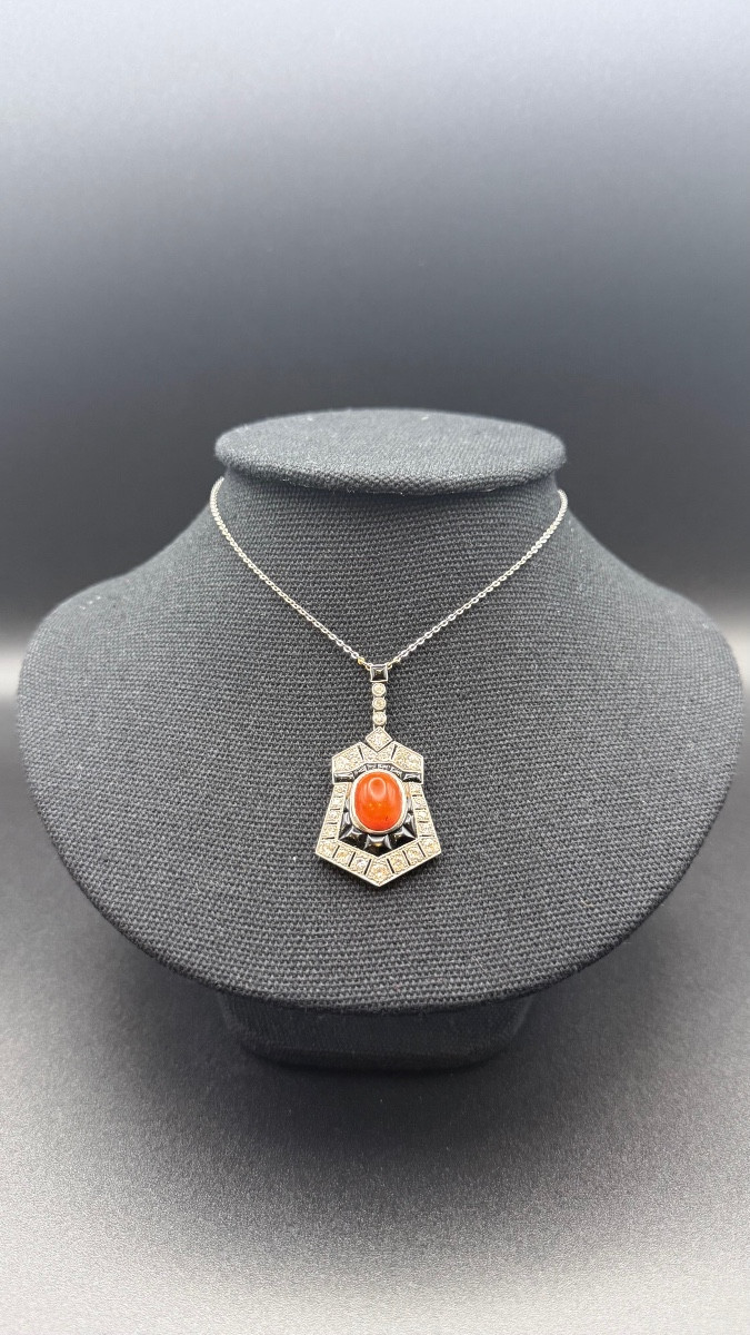 Art Deco Necklace In Platinum, Diamonds, Coral And Onyx.