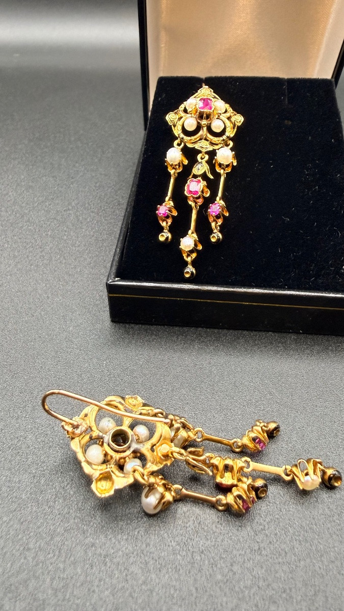 Boucles d’oreilles Napoléon III en or, émail, perles fines et rubis.-photo-4