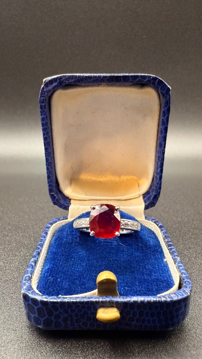 Contemporary Gold Ring Set With A Certified Natural Ruby – Diamonds.-photo-2