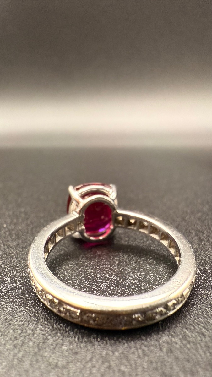 Contemporary Gold Ring Set With A Certified Natural Ruby – Diamonds.-photo-2