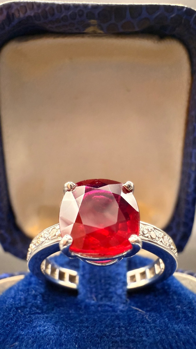 Contemporary Gold Ring Set With A Certified Natural Ruby – Diamonds.-photo-3