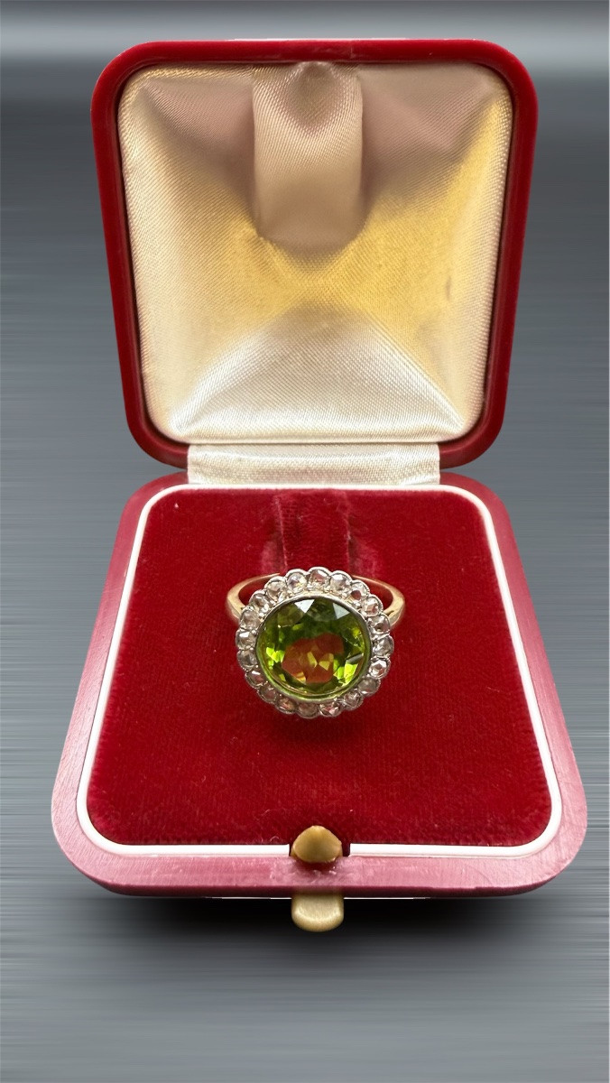 Belle époque Ring In 18-carat Gold, Peridot And Rose-cut Diamonds.-photo-1
