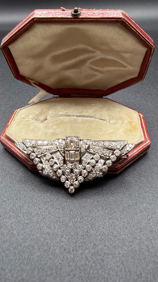 Broche Art Déco en platine et diamants – forme éventail stylisée.-photo-4