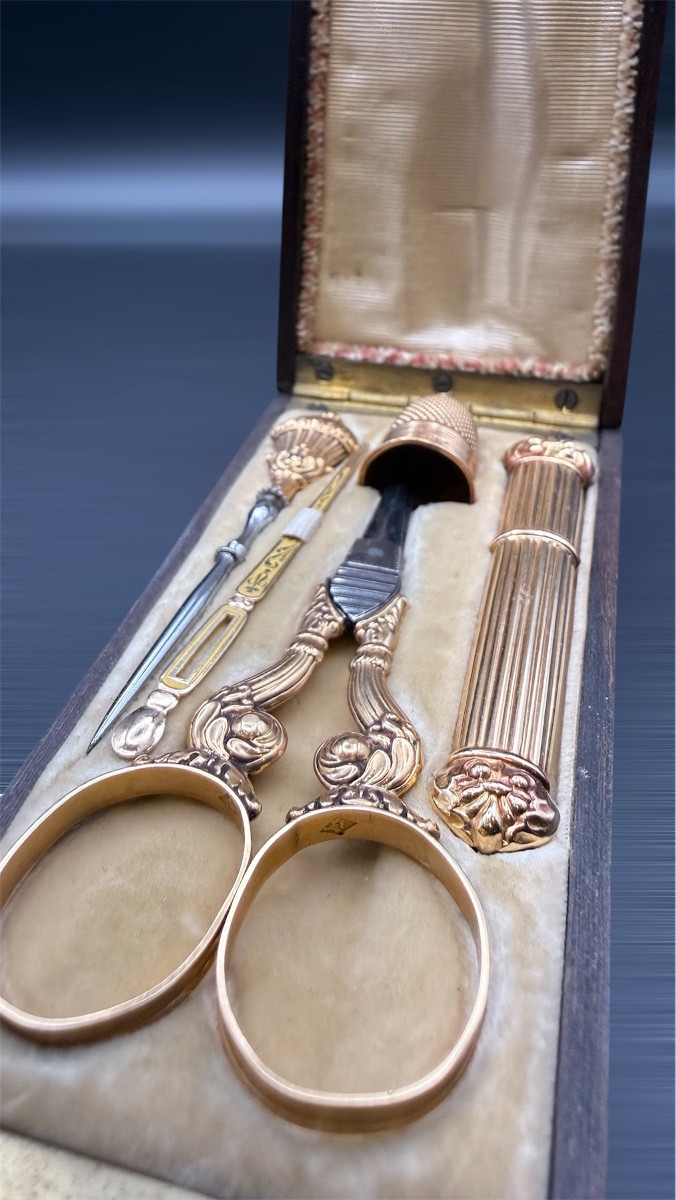 Nécessaire de couture en or 18 carats – Époque Louis-Philippe.-photo-3