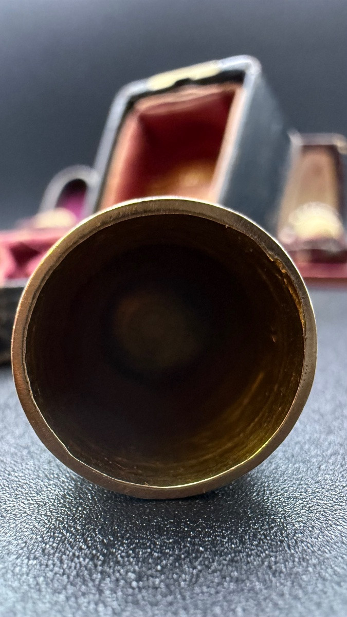 Dé à coudre en or jaune 18 carats, époque Art Nouveau.-photo-4