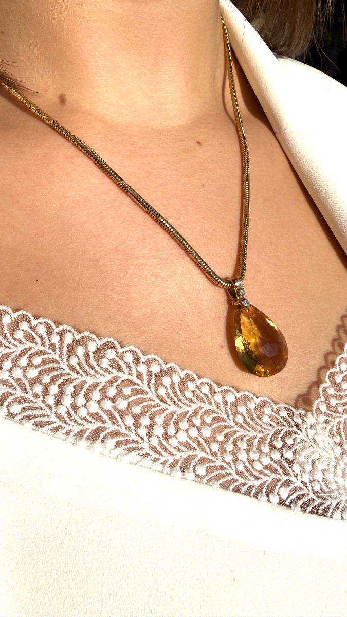 Collier contemporain en or jaune 18 carats, citrine et roses de diamants.-photo-2