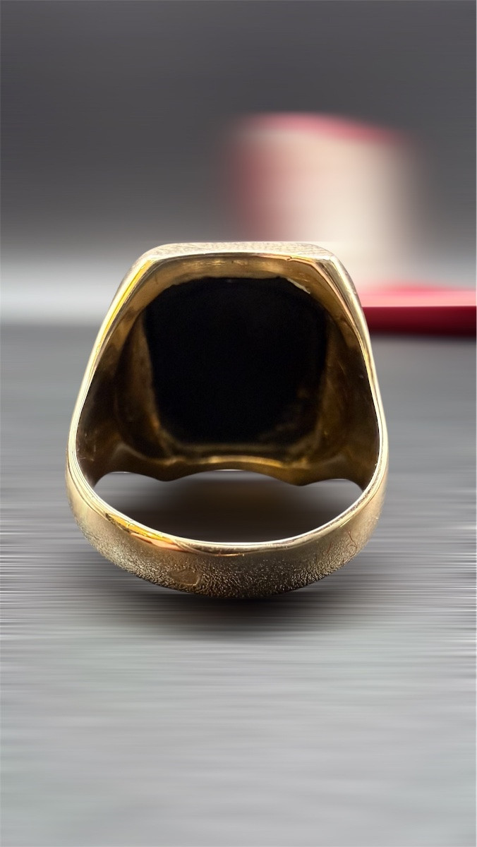 Chevalière en or 18 carats, onyx gravé – vers 1950.-photo-2