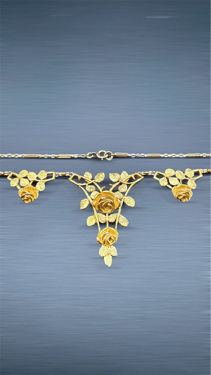 Collier en or jaune 18 carats – Motif floral délicat-photo-4