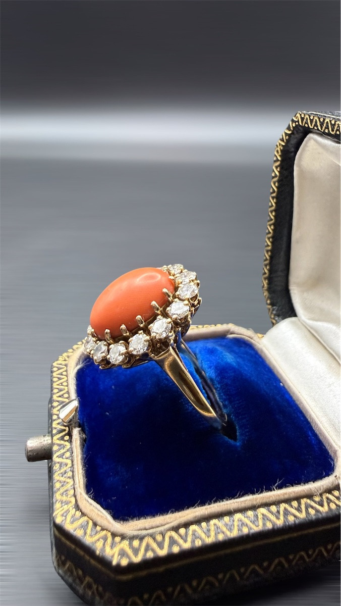 Vintage Ring In 18 Carat Yellow Gold, Coral And Diamonds - 1960s-photo-2