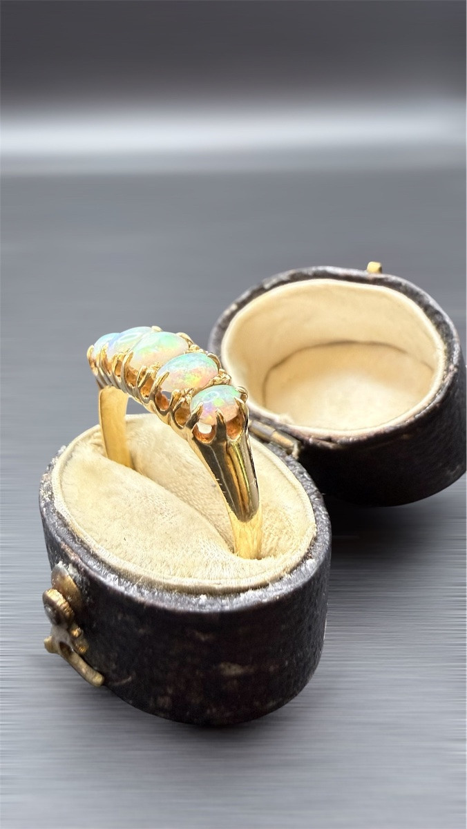 Bague ancienne en or jaune 18 carats et opales – fin XIXe siècle.-photo-3