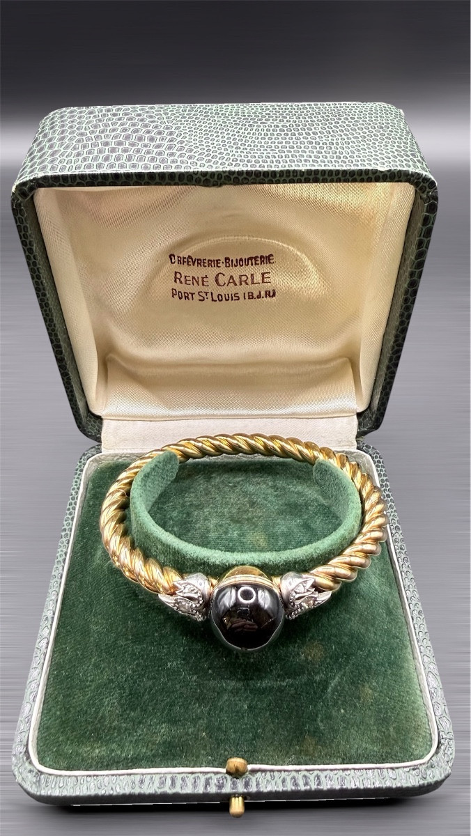 Twisted Link Bracelet In 18-carat Gold, Cabochon Garnet And Diamonds