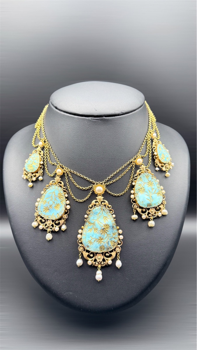 Collier draperie Qadjar en or jaune 18 carats et turquoises — XIXe siècle