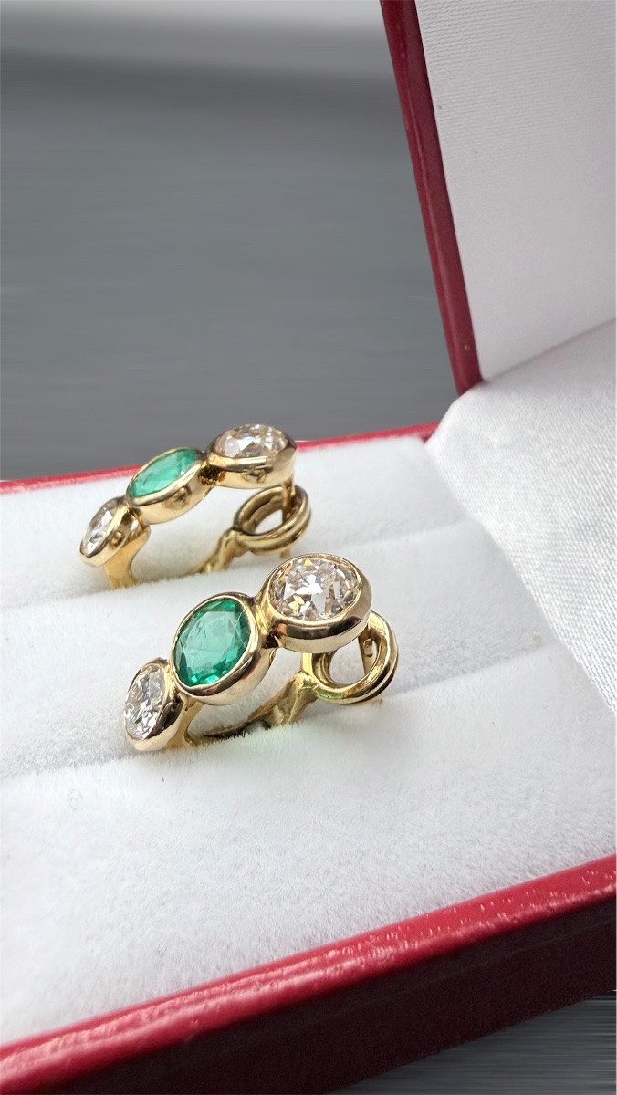 Earrings In Gold, Diamonds And Emeralds.-photo-2