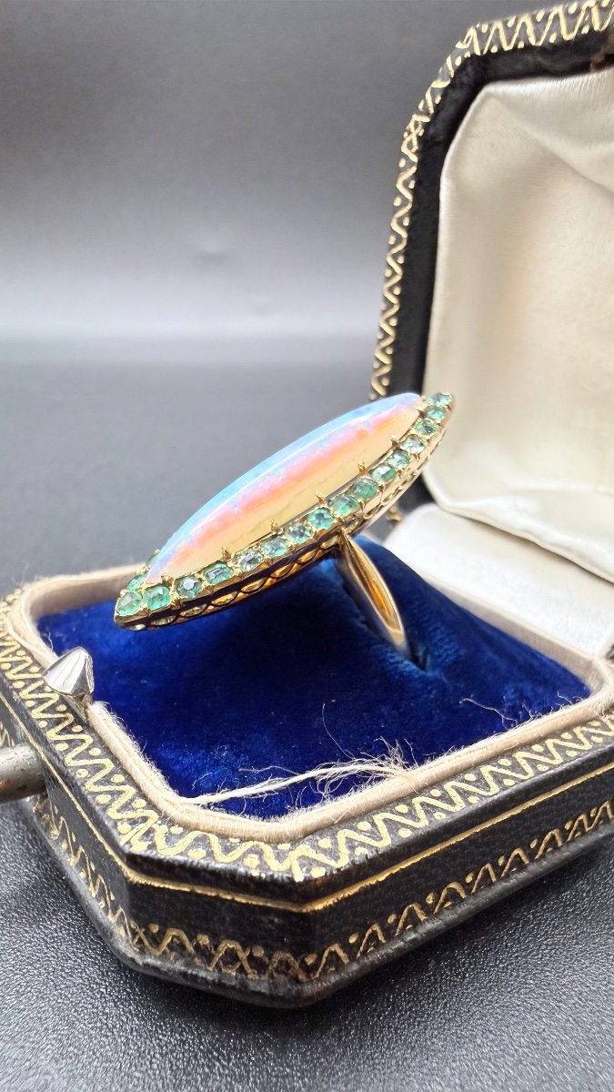 18-karat Yellow Gold Marquise Ring With Opal And Emeralds.-photo-2