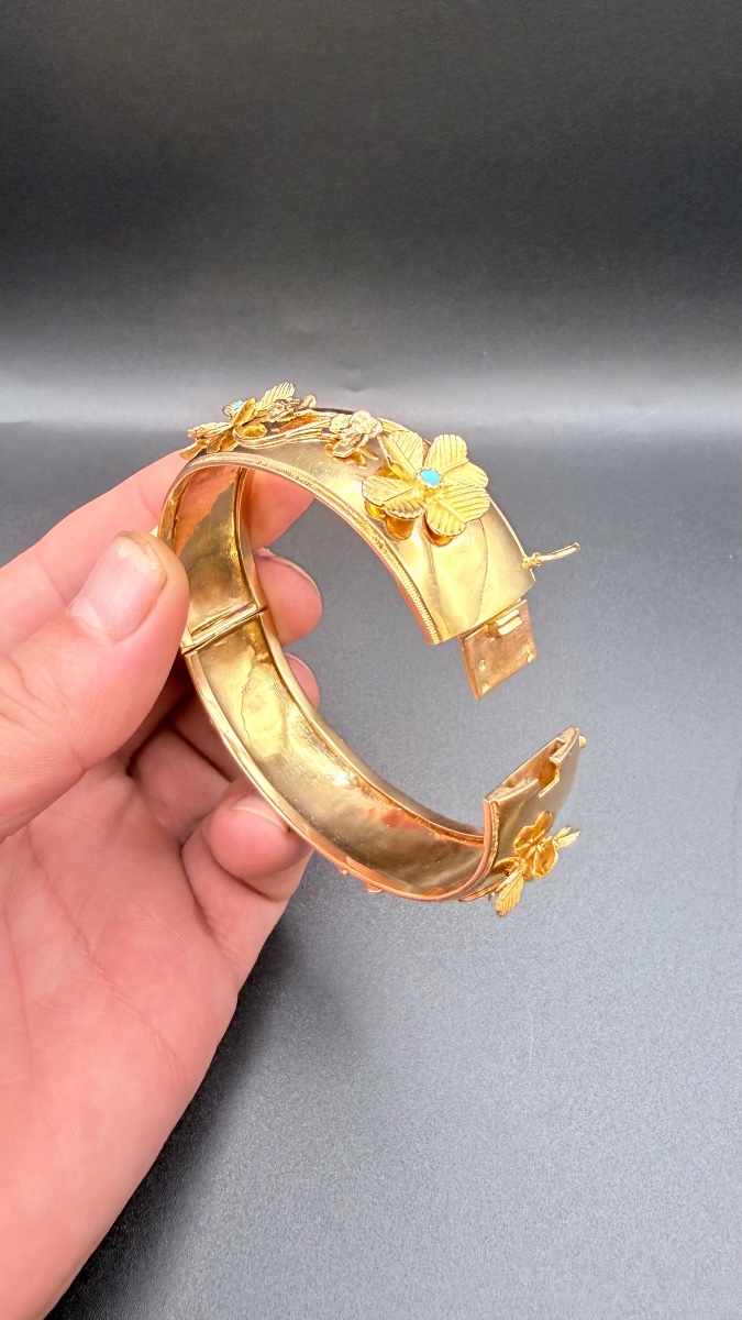 18-karat Yellow Gold Bangle Bracelet With Floral Motifs And Turquoise Stones, 1950s–1960s-photo-1