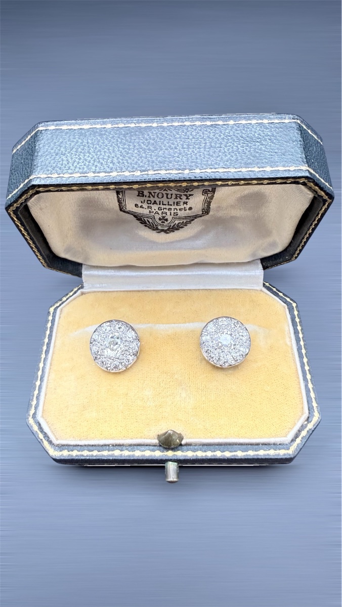 Boucles d’oreilles Art Déco en or blanc 18 carats et diamants.-photo-2