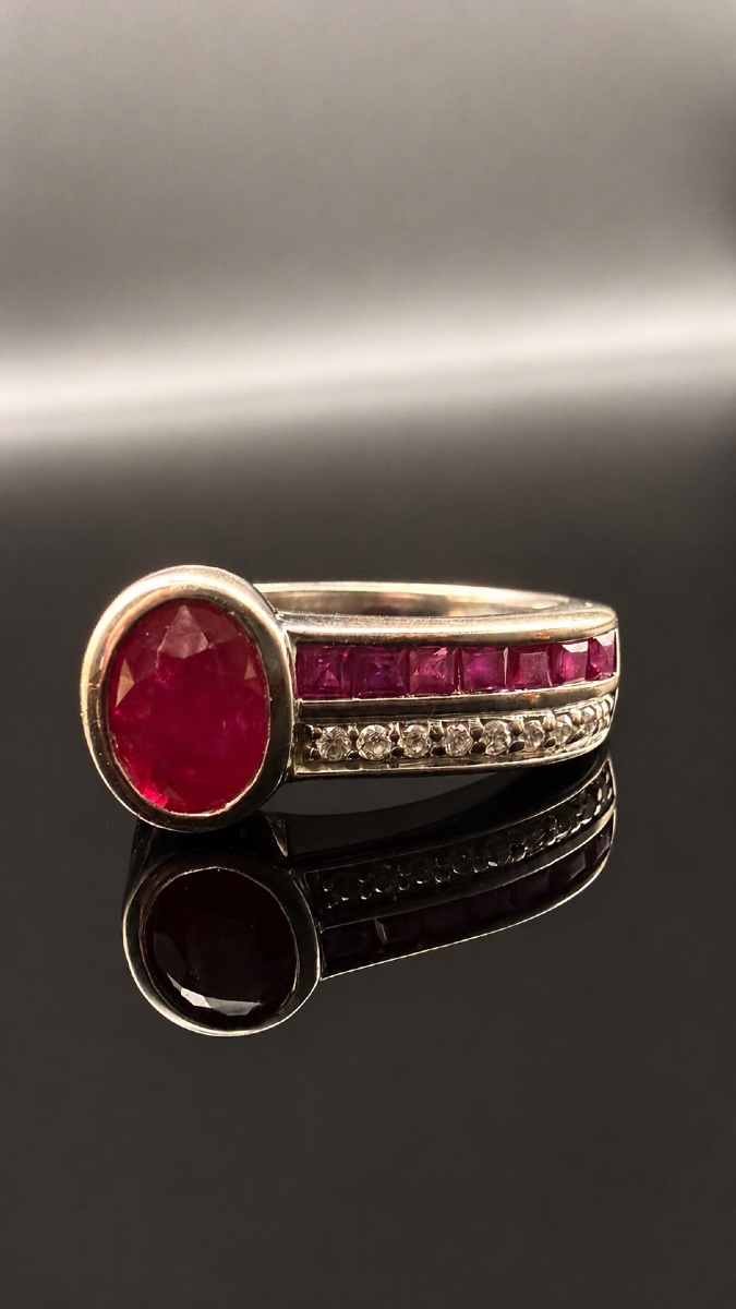Art Deco Ruby & Diamond Ring – 18-karat White Gold.