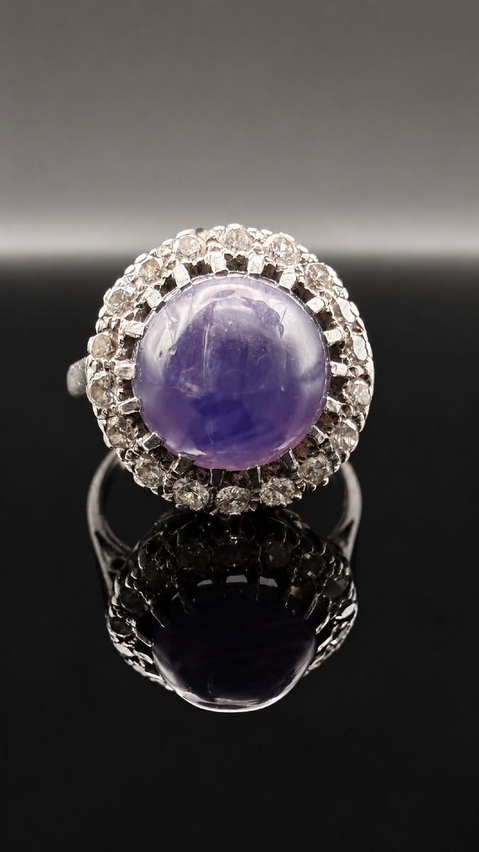 Art Deco Ring With Star Sapphire & Diamonds – Platinum. 