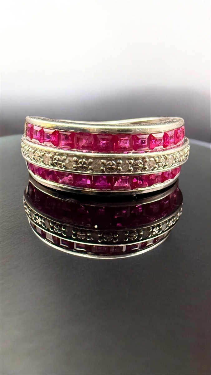 Art Deco Ring With Calibrated Rubies And Rose-cut Diamonds – 18-karat White Gold.